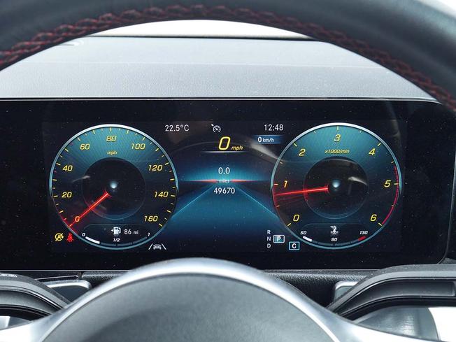 MERCEDES-BENZ Glb Photo 4