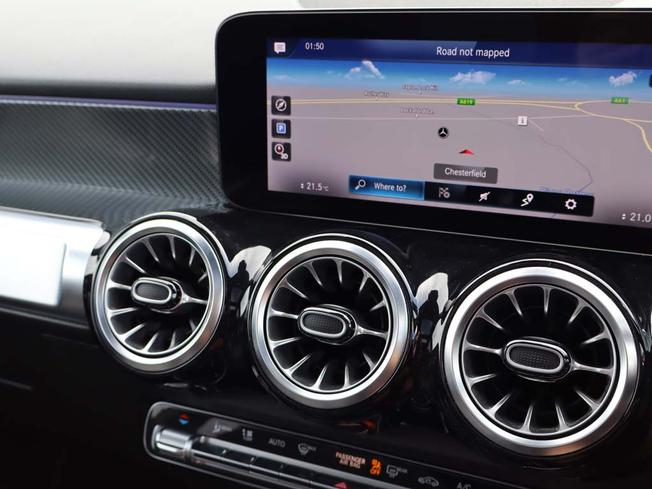 MERCEDES-BENZ GLB Photo 15