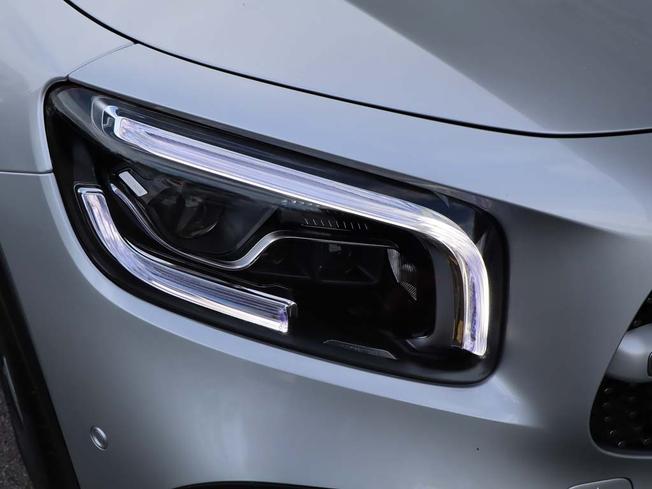 MERCEDES-BENZ GLB Photo 24
