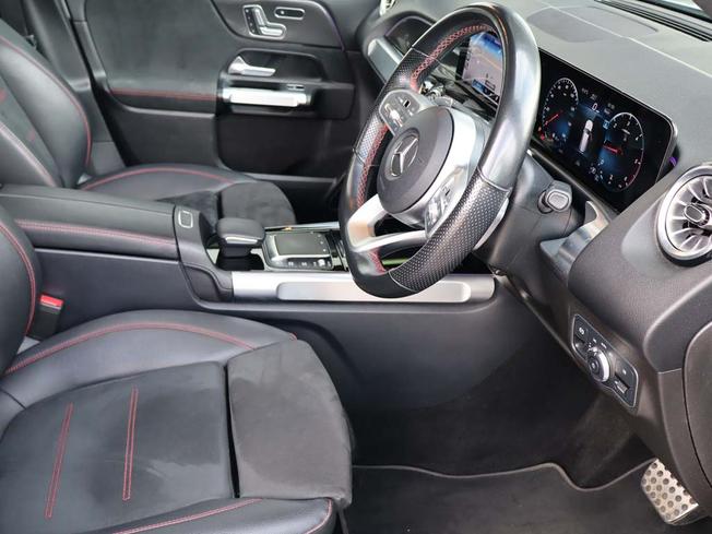 MERCEDES-BENZ GLB Photo 27