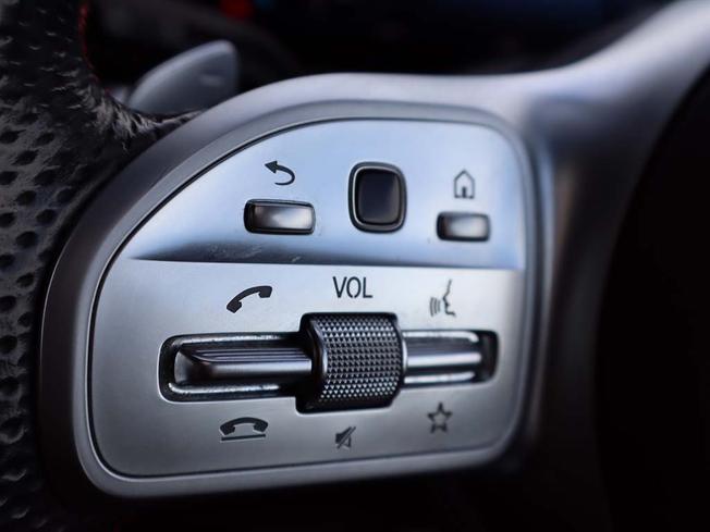 MERCEDES-BENZ GLB Photo 32