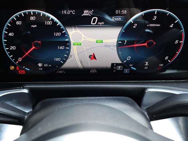 MERCEDES-BENZ GLB Photo 34