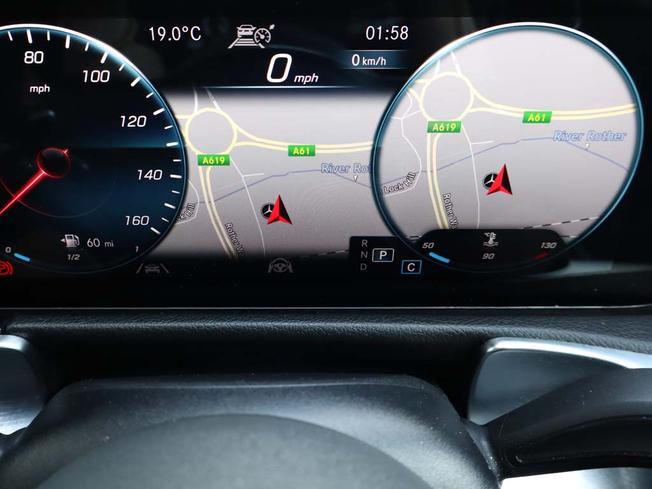 MERCEDES-BENZ GLB Photo 35