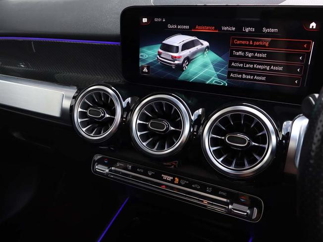 MERCEDES-BENZ GLB Photo 42