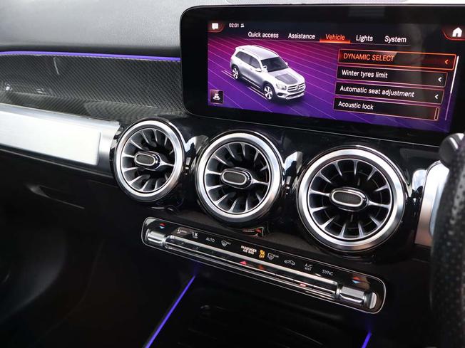 MERCEDES-BENZ GLB Photo 43