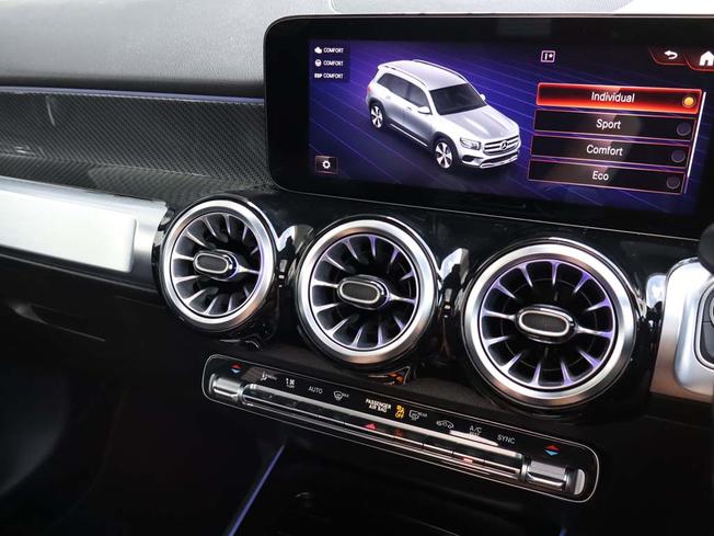 MERCEDES-BENZ GLB Photo 48