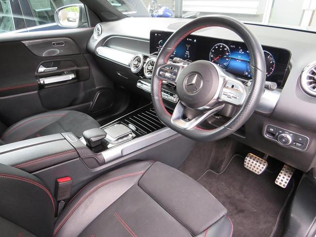 MERCEDES-BENZ GLB Photo 12
