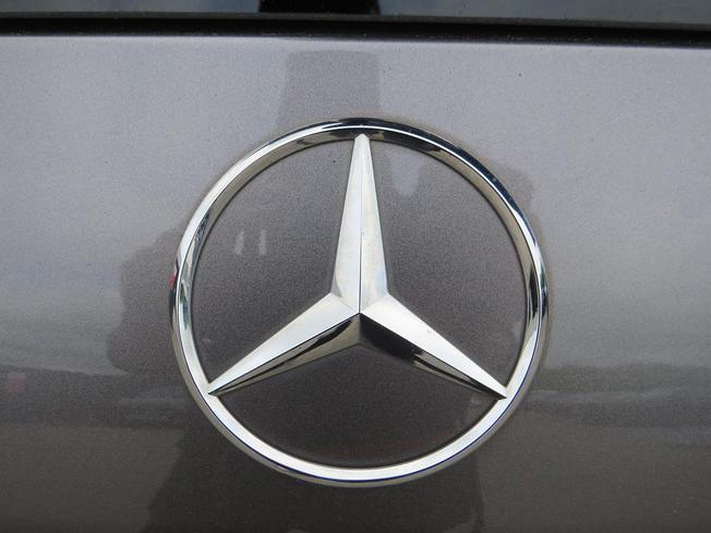 MERCEDES-BENZ GLB Photo 16