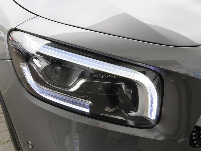 MERCEDES-BENZ GLB Photo 19