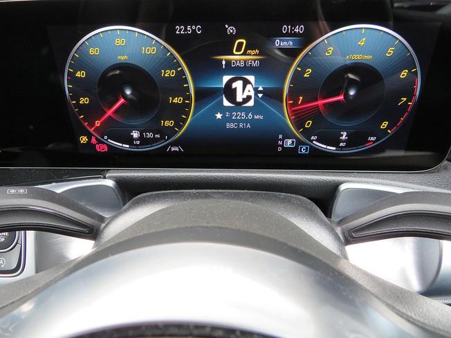 MERCEDES-BENZ GLB Photo 29
