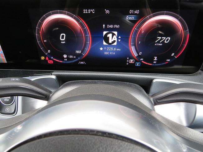 MERCEDES-BENZ GLB Photo 30