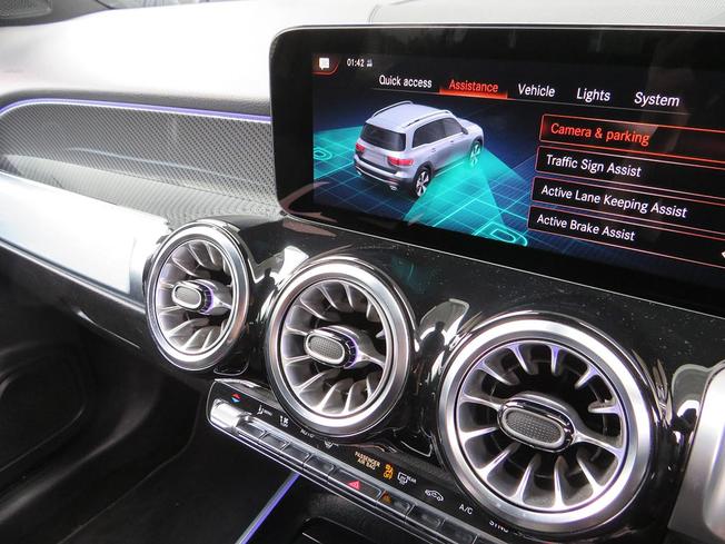 MERCEDES-BENZ GLB Photo 39