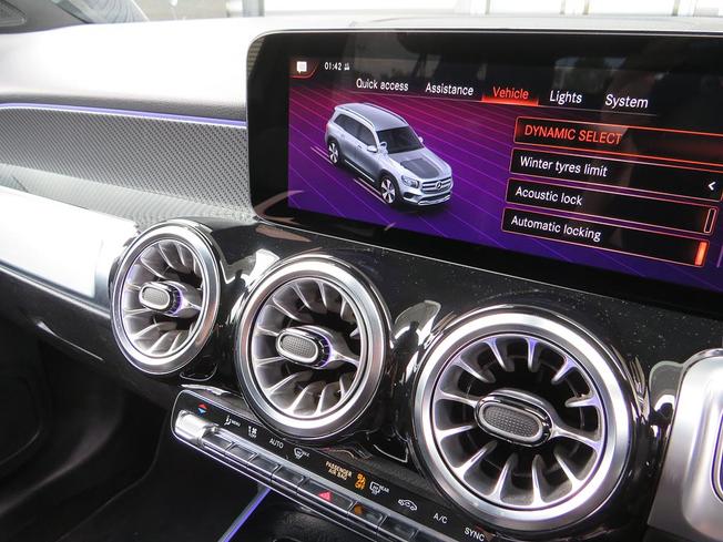 MERCEDES-BENZ GLB Photo 40