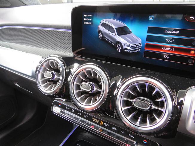 MERCEDES-BENZ GLB Photo 44