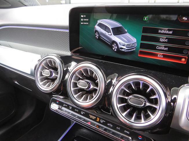 MERCEDES-BENZ GLB Photo 45