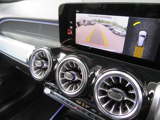 MERCEDES-BENZ GLB Photo 46