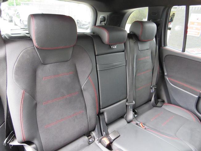 MERCEDES-BENZ GLB Photo 8