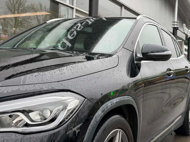 MERCEDES-BENZ GLA Photo 12