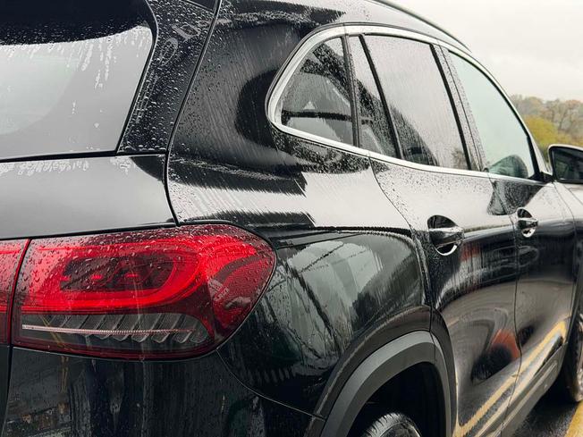 MERCEDES-BENZ GLA Photo 17