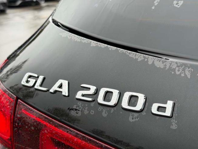 MERCEDES-BENZ GLA Photo 19