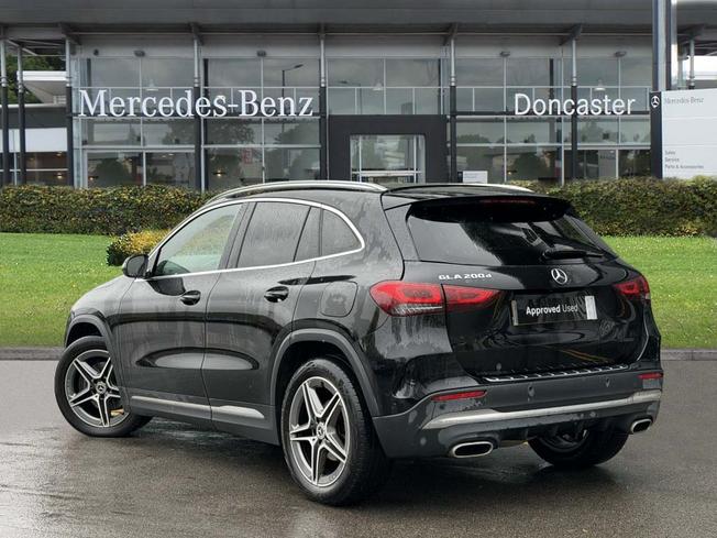 MERCEDES-BENZ GLA Photo 2
