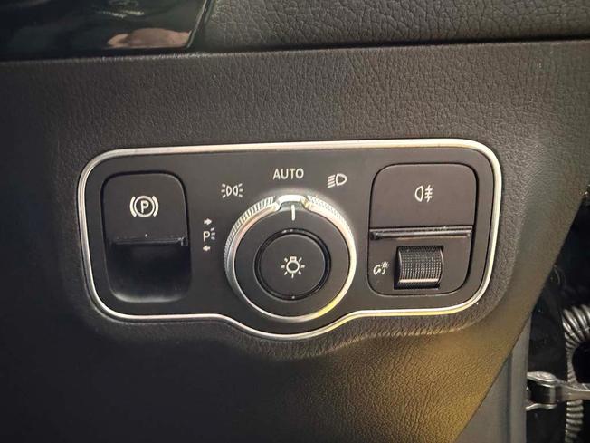 MERCEDES-BENZ GLA Photo 24