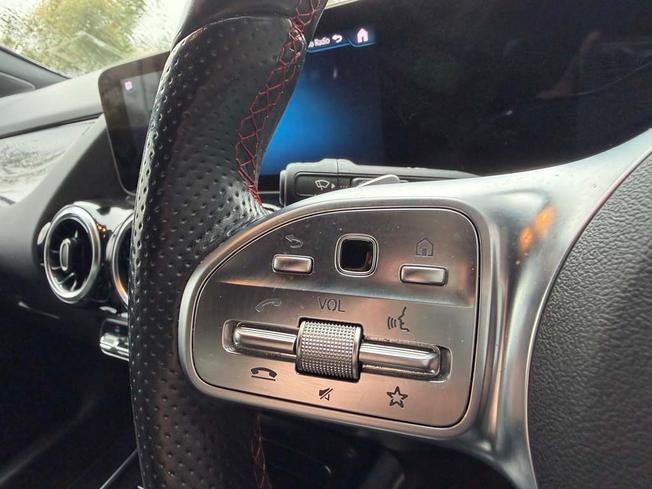 MERCEDES-BENZ GLA Photo 29