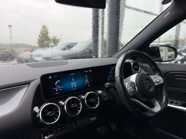 MERCEDES-BENZ GLA Photo 3