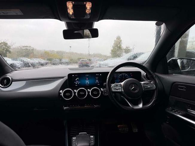 MERCEDES-BENZ GLA Photo 5