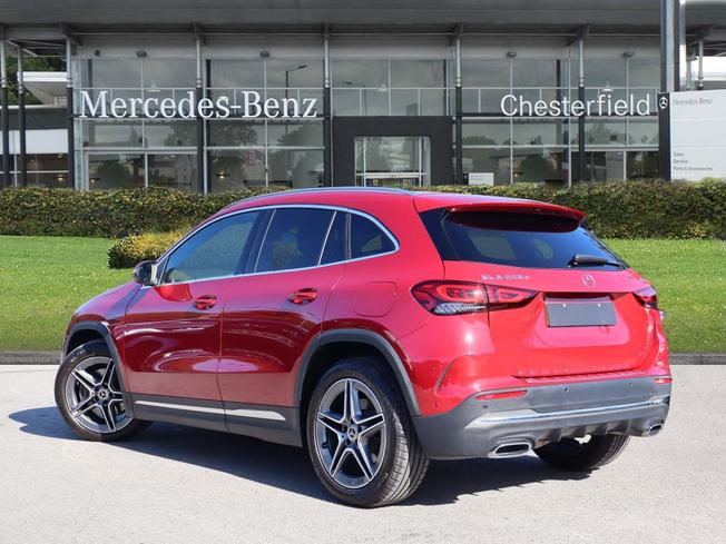 MERCEDES-BENZ GLA Photo 2