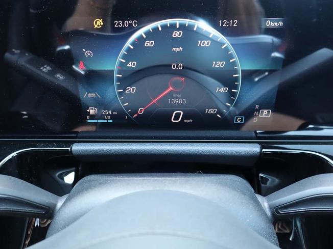 MERCEDES-BENZ GLA Photo 23