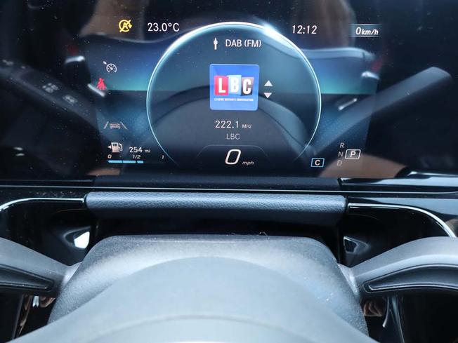MERCEDES-BENZ GLA Photo 24