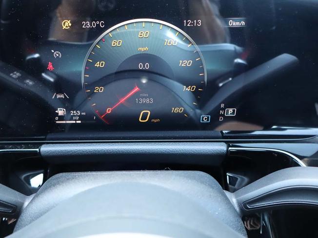 MERCEDES-BENZ GLA Photo 26