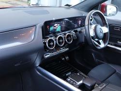 MERCEDES-BENZ GLA Photo 3