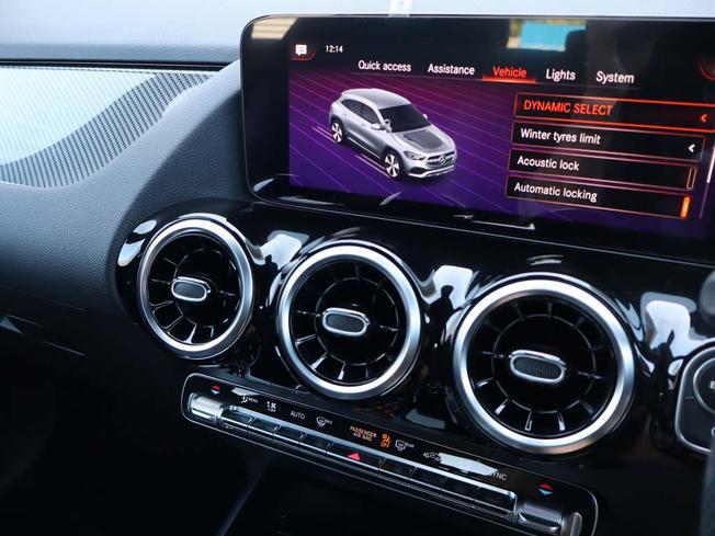 MERCEDES-BENZ GLA Photo 32