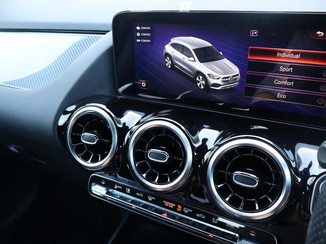 MERCEDES-BENZ GLA Photo 36