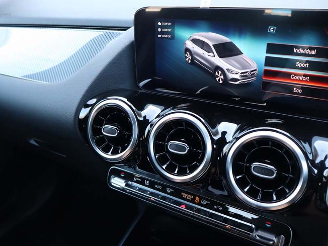 MERCEDES-BENZ GLA Photo 38
