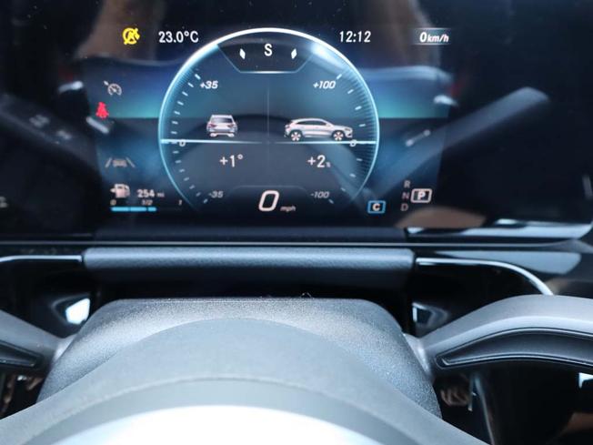 MERCEDES-BENZ GLA Photo 4