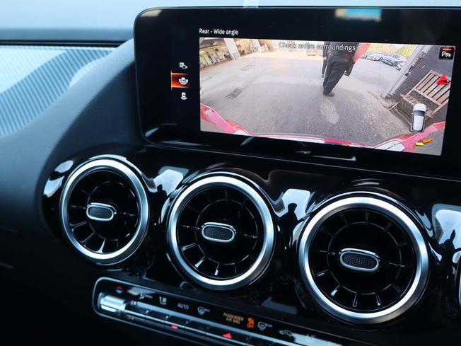 MERCEDES-BENZ GLA Photo 41