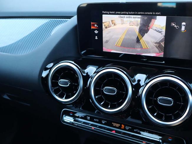MERCEDES-BENZ GLA Photo 42