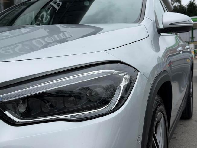 MERCEDES-BENZ GLA Photo 12