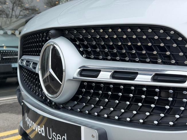 MERCEDES-BENZ GLA Photo 13