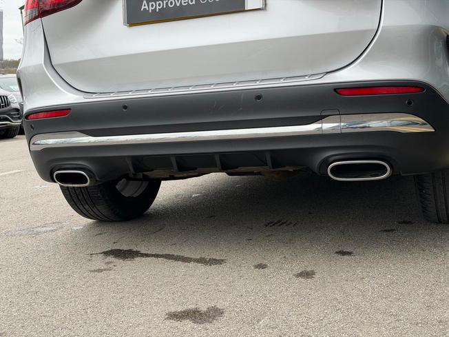 MERCEDES-BENZ GLA Photo 18