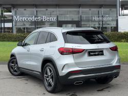 MERCEDES-BENZ GLA Photo 2