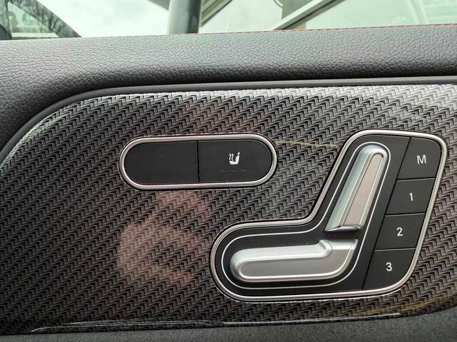 MERCEDES-BENZ GLA Photo 20