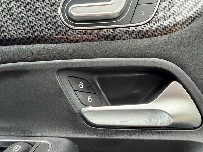 MERCEDES-BENZ GLA Photo 21