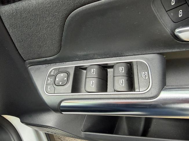MERCEDES-BENZ GLA Photo 22