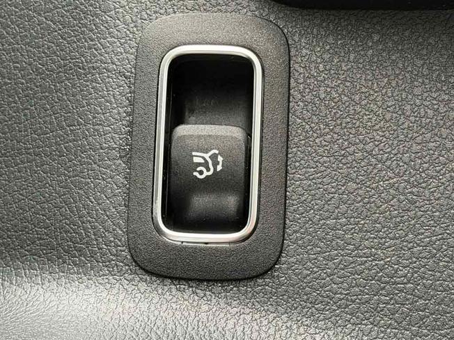 MERCEDES-BENZ GLA Photo 23