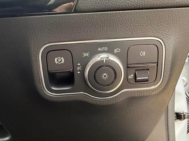 MERCEDES-BENZ GLA Photo 26