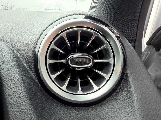 MERCEDES-BENZ GLA Photo 27